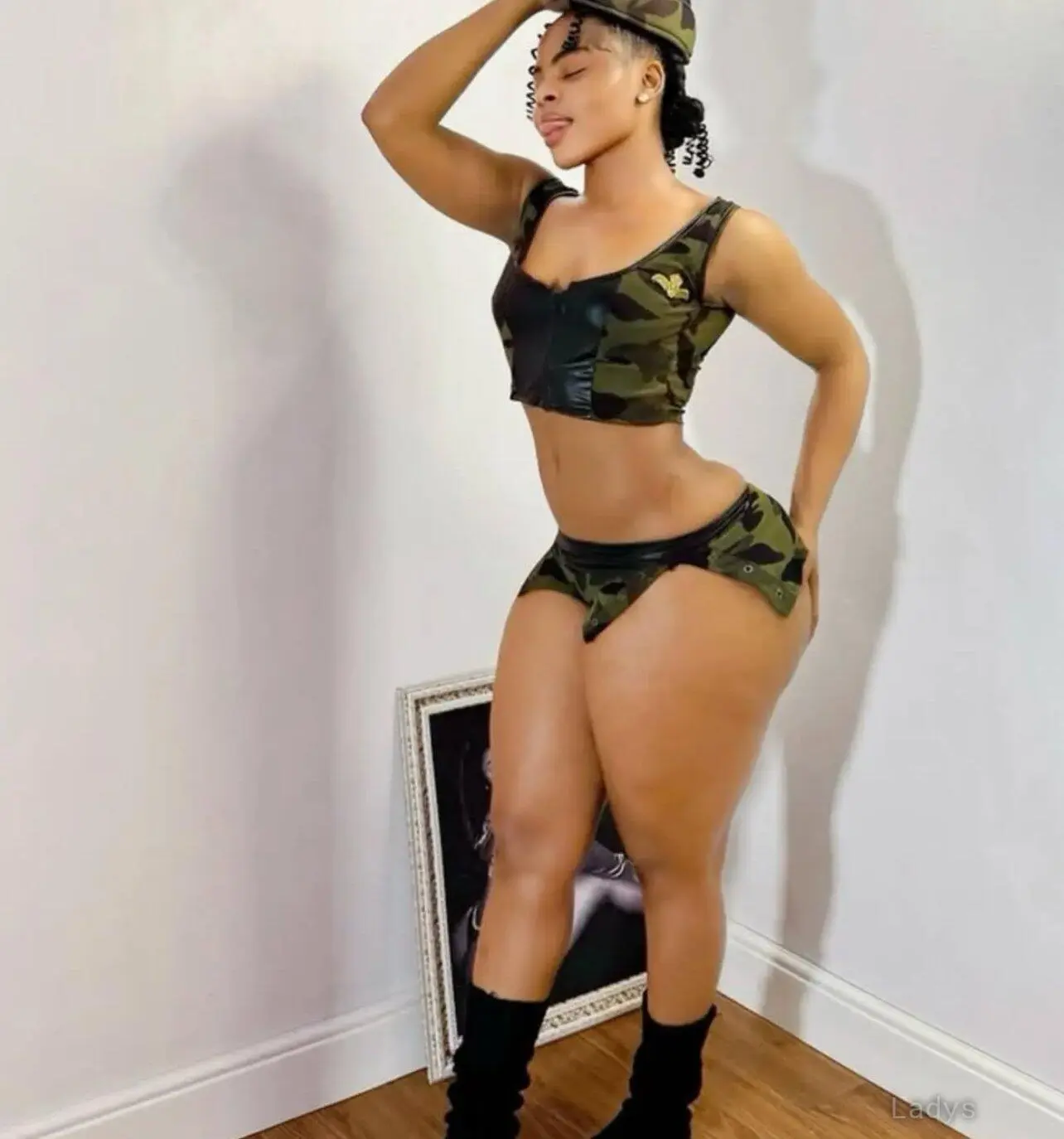 LINAH, 26 years beautiful nude Doha escorts girl, height 156 sm, Weight  kg