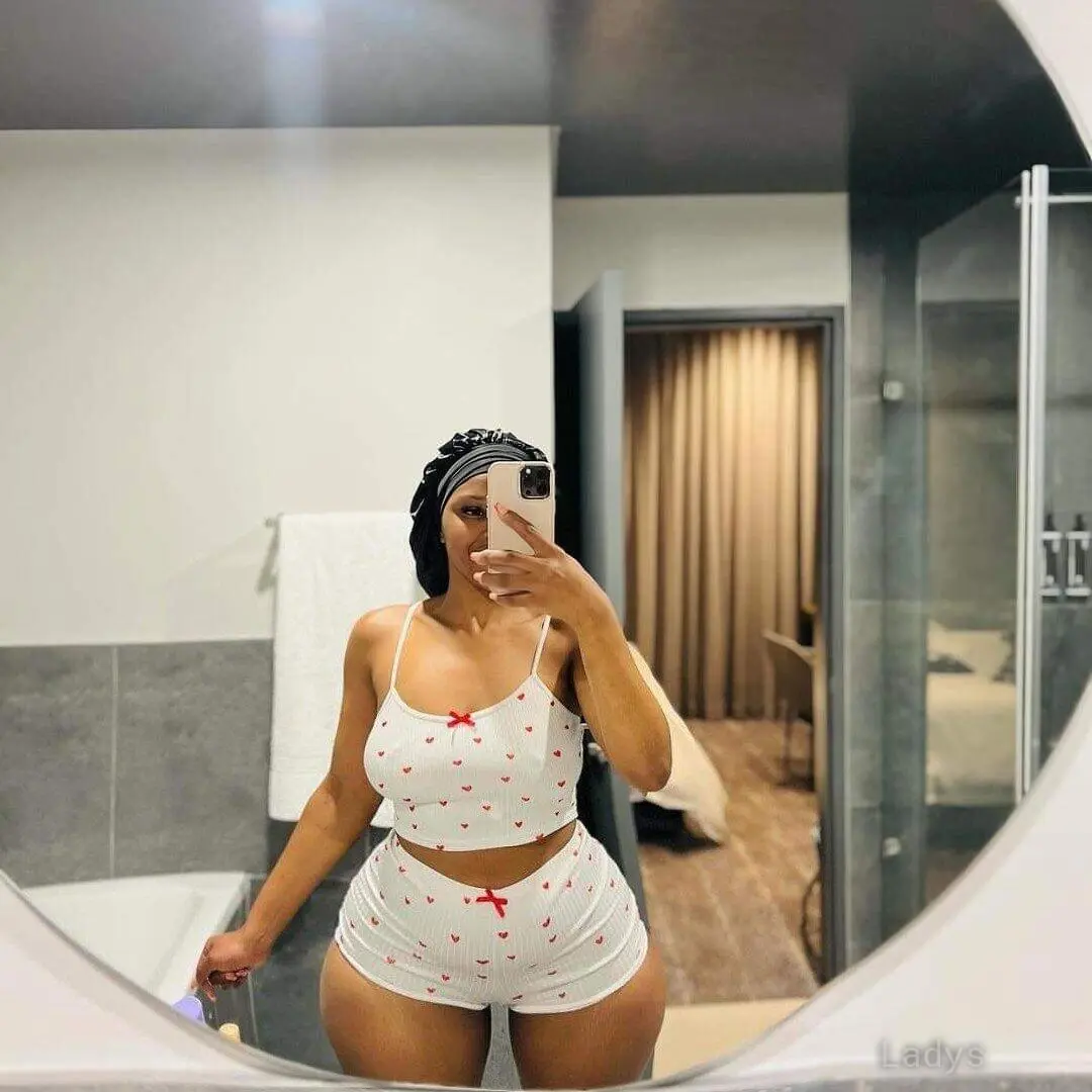 Lolah, 25 years beautiful nude Doha escorts girl, height 162 sm, Weight kg