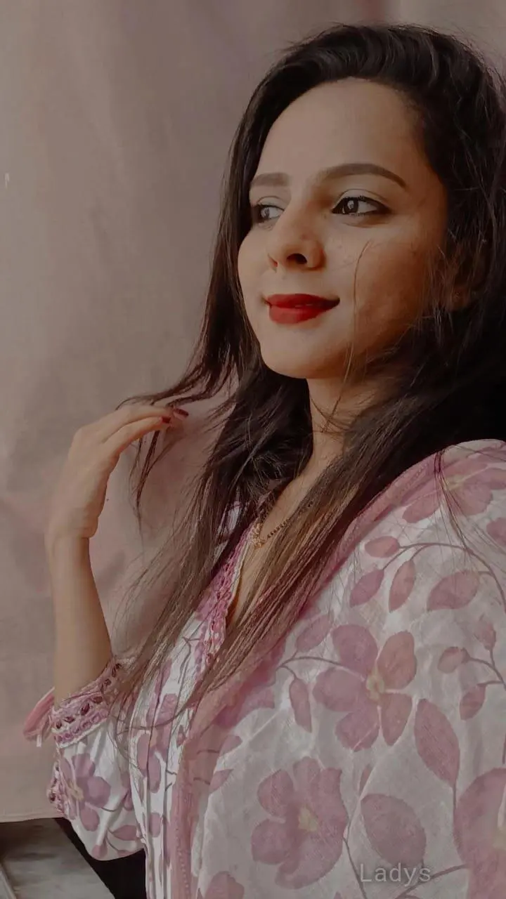 Neha, 23 years beautiful nude Doha escorts girl, height 154 sm, Weight  kg