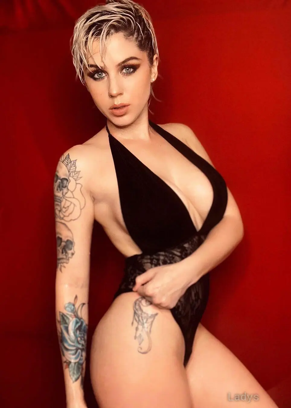 PunkQueenXoXo, 31 years beautiful nude Doha escorts girl, height 163 sm, Weight 52 kg