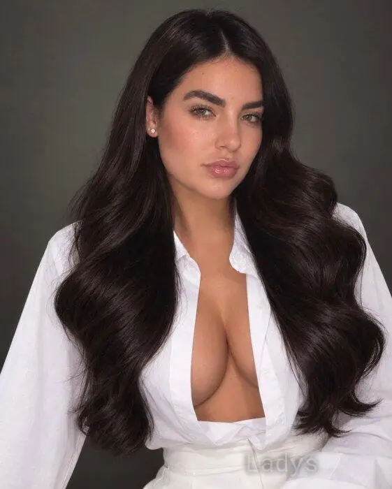 Samira, 22 years beautiful nude Doha escorts girl, height 167 sm, Weight 65 kg