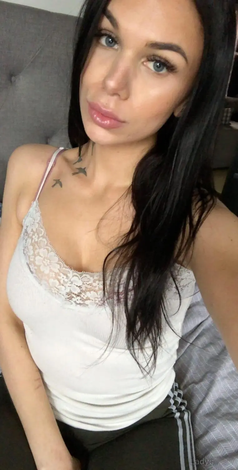 Mary, 28 years beautiful nude Dresden escorts girl, height 161 sm, Weight 50 kg