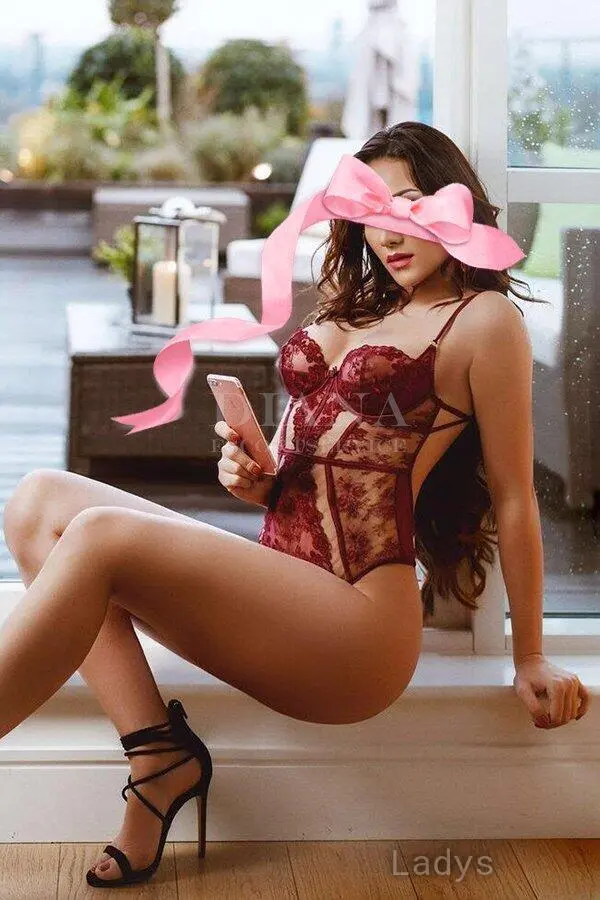 Alexa, 29 years old Düsseldorf escort girl with big tits, height 168 sm, Weight kg