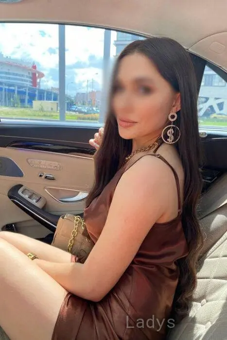 Amira, 24 years beautiful nude Düsseldorf escorts girl, height 166 sm, Weight 54 kg