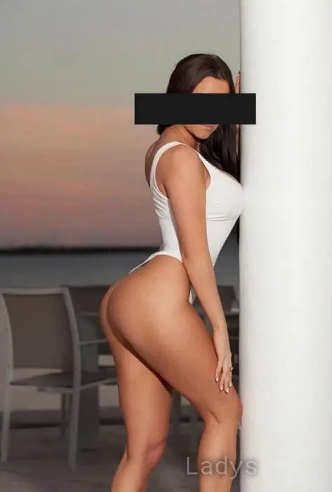 Antonia, 29 years beautiful nude Düsseldorf escorts girl, height 174 sm, Weight 64 kg