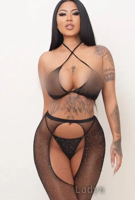 Ivy, 26 years beautiful nude Düsseldorf escorts girl, height 167 sm, Weight 69 kg