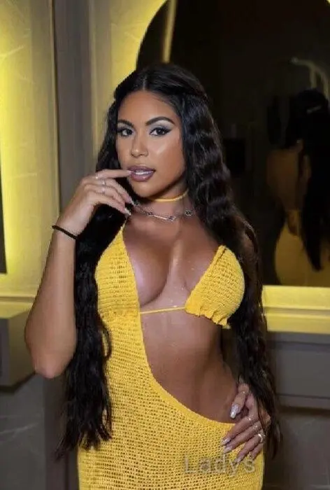 Rebeca, 23 years beautiful nude Düsseldorf escorts girl, height 167 sm, Weight 70 kg