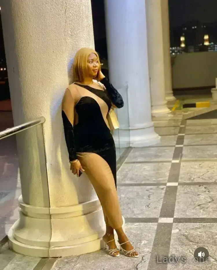 Ashley, 25 years asian escorts girl, height 158 sm, Weight kg, Dubai eacort