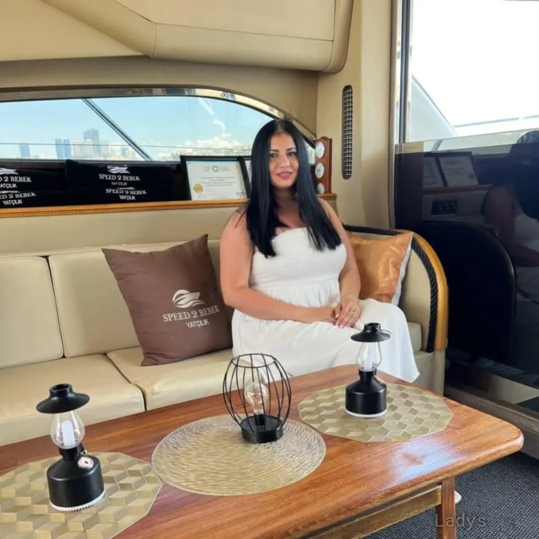 Evelyn, 30 years asian escorts girl, height 170 sm, Weight  kg, Dubai eacort