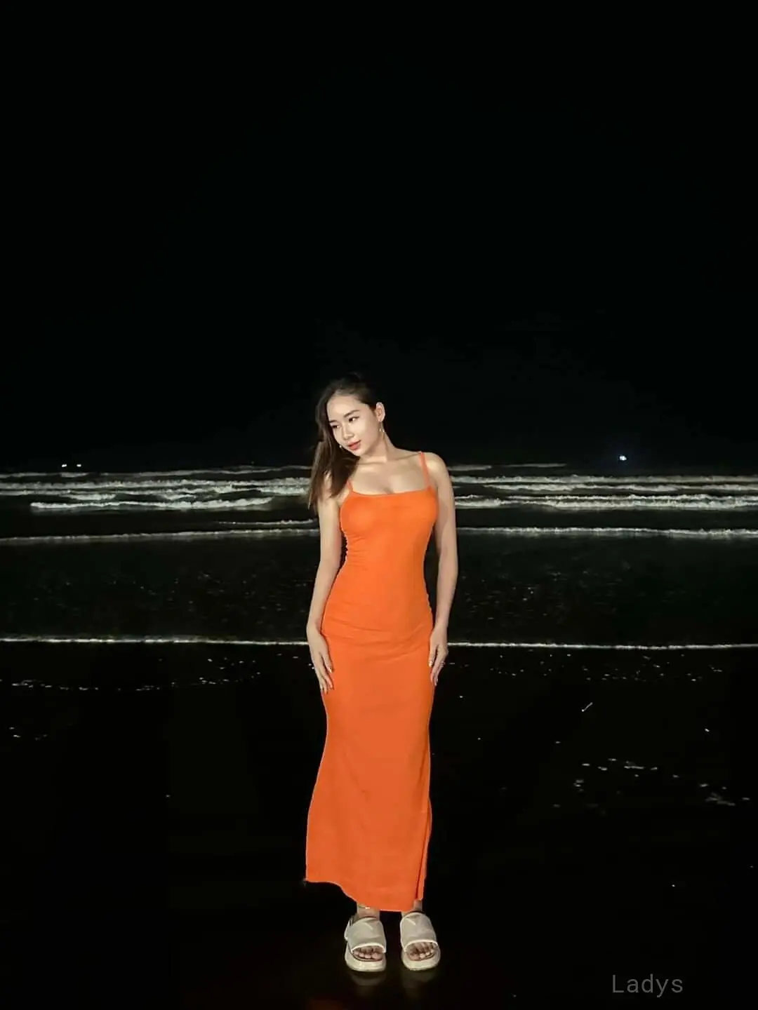 Helen, 23 years asian escorts girl, height 170 sm, Weight  kg, Dubai eacort
