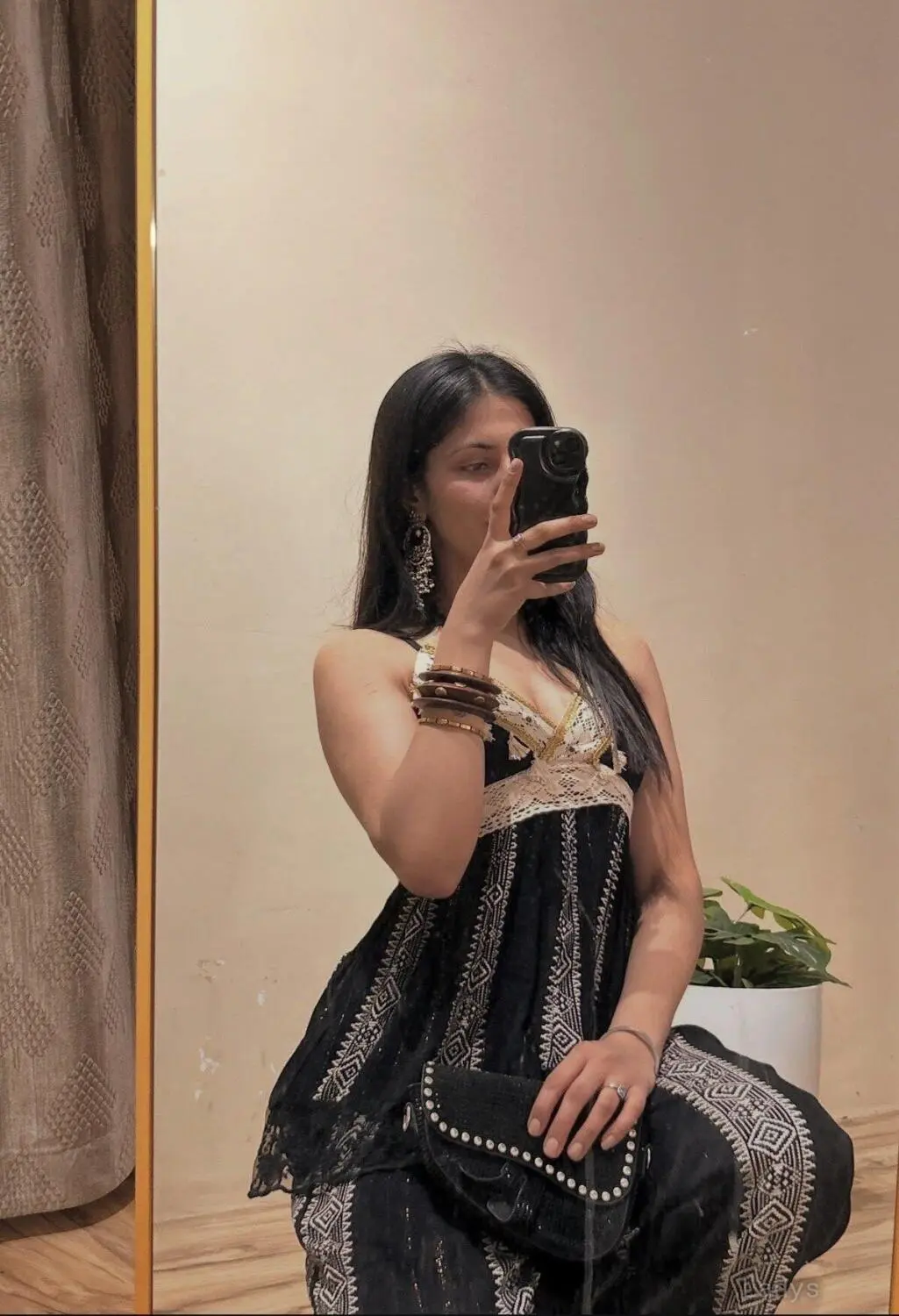 Ritika, 23 years asian escorts girl, height 173 sm, Weight  kg, Dubai eacort