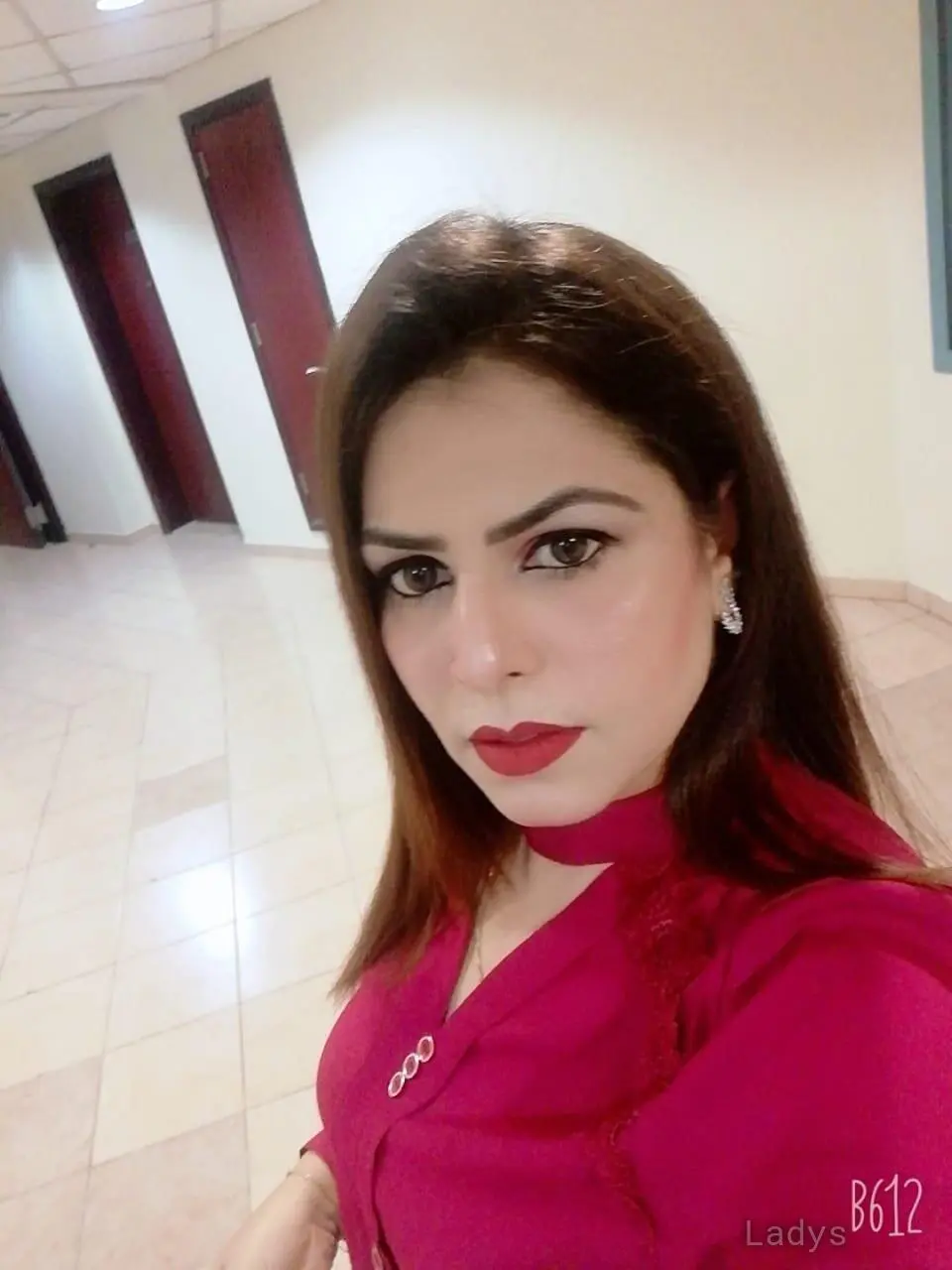 Alisha, 23 years old Dubai escort girl with big tits, height 167 sm, Weight  kg