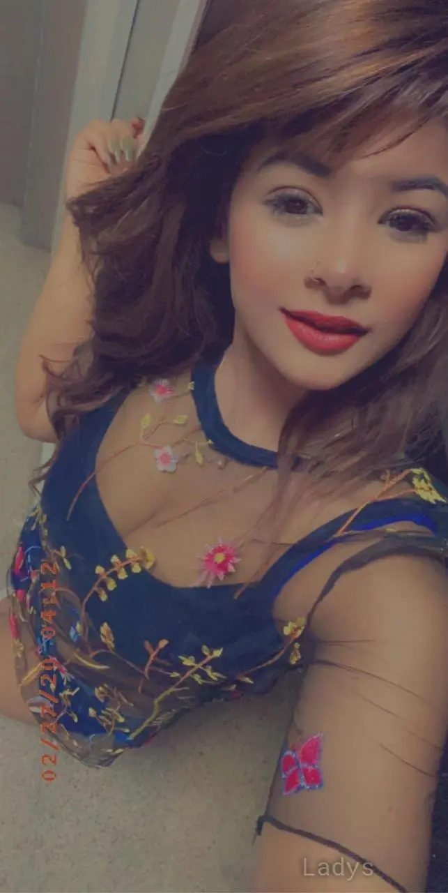 Anaya Busty Milf, 24 years old Dubai escort girl with big tits, height 167 sm, Weight  kg