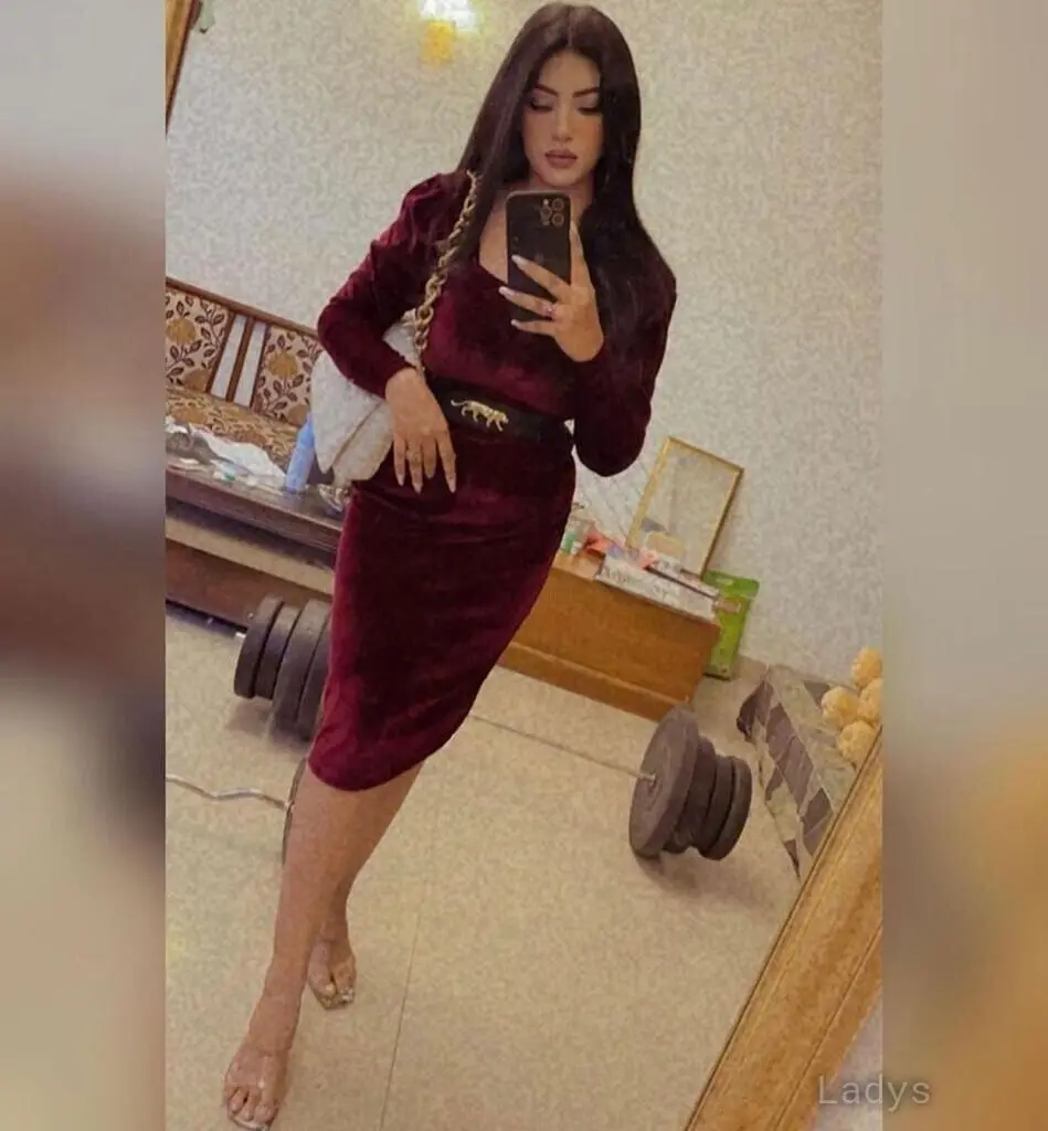 Annu Indian Model, 22 years old Dubai escort girl with big tits, height 167 sm, Weight kg