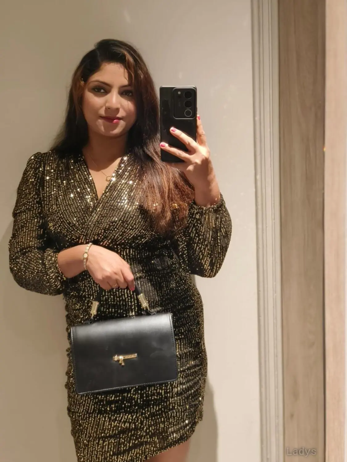 Anushka, 21 years old Dubai escort girl with big tits, height 153 sm, Weight  kg