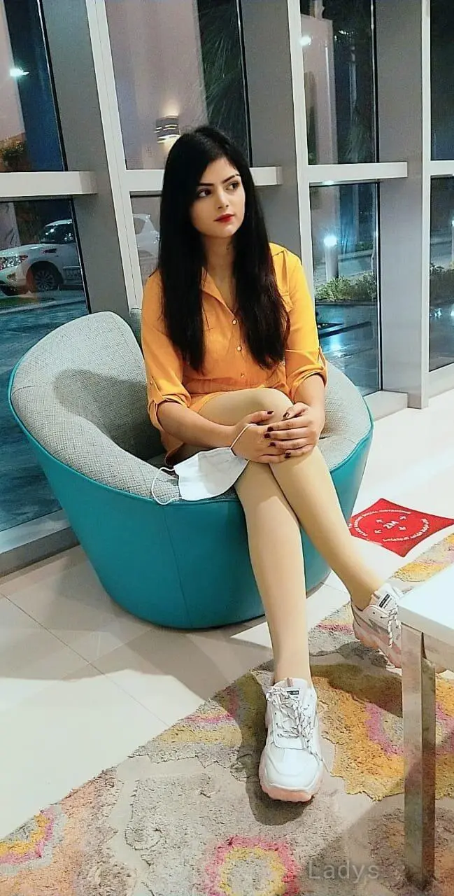 Ayesha, 21 years old Dubai escort girl with big tits, height 166 sm, Weight  kg