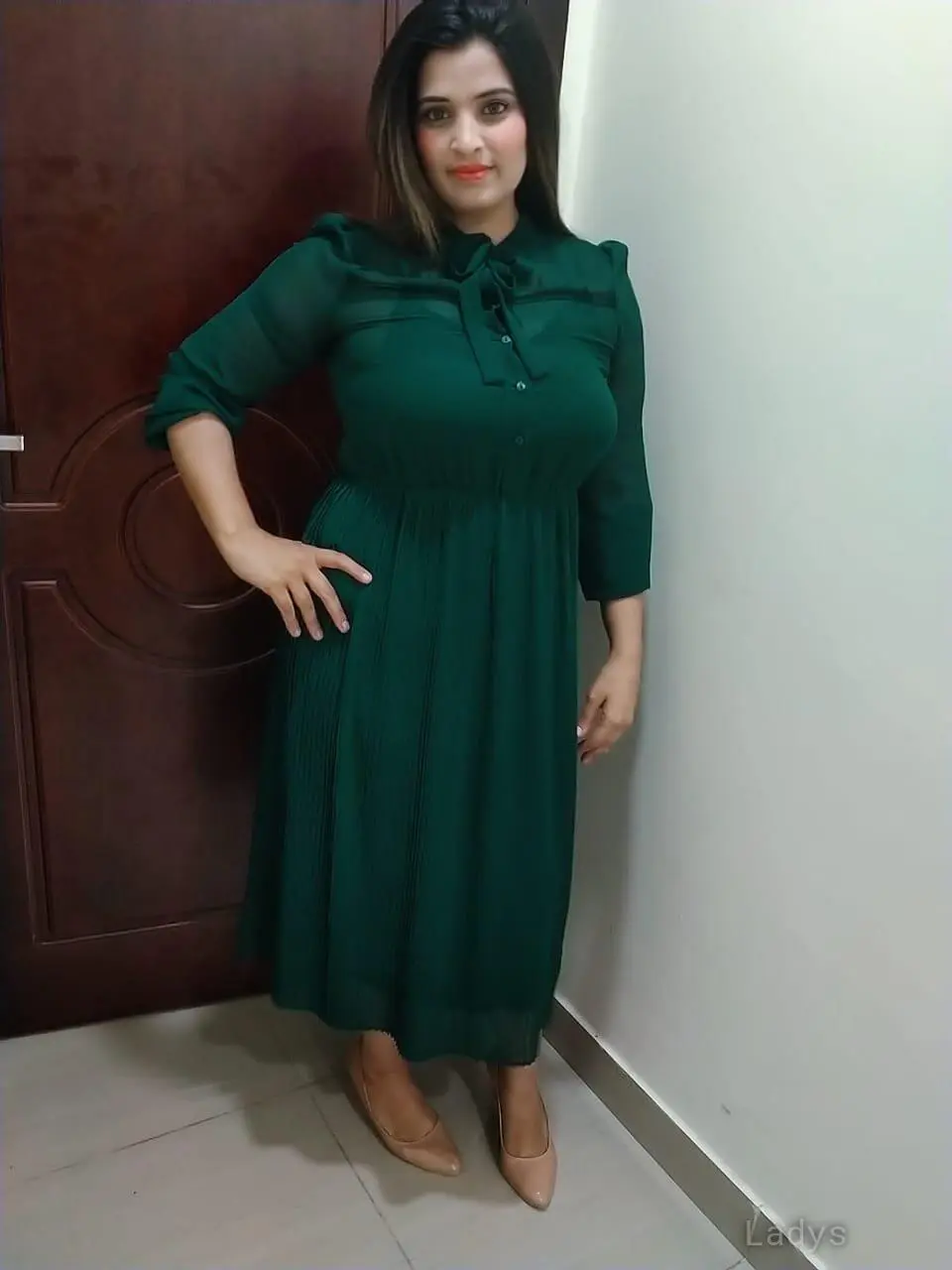 Ayesha, 24 years old Dubai escort girl with big tits, height 168 sm, Weight  kg