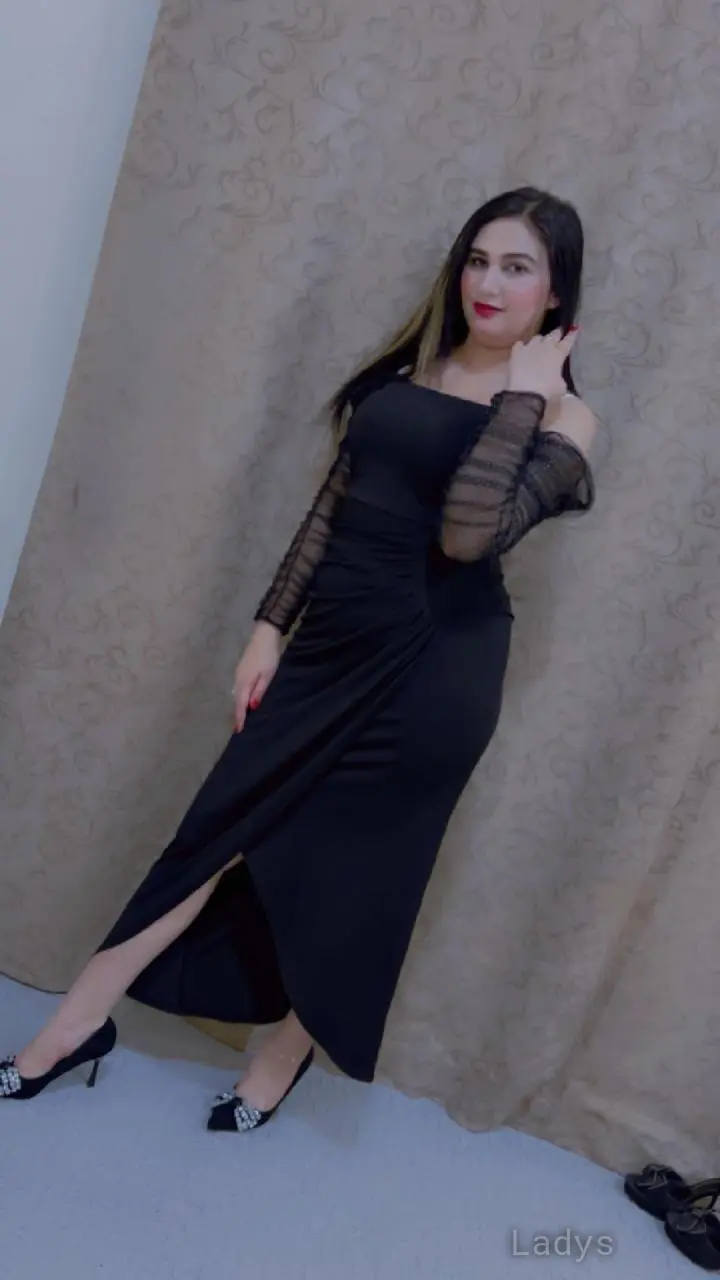 Ayeshi, 21 years old Dubai escort girl with big tits, height 168 sm, Weight  kg