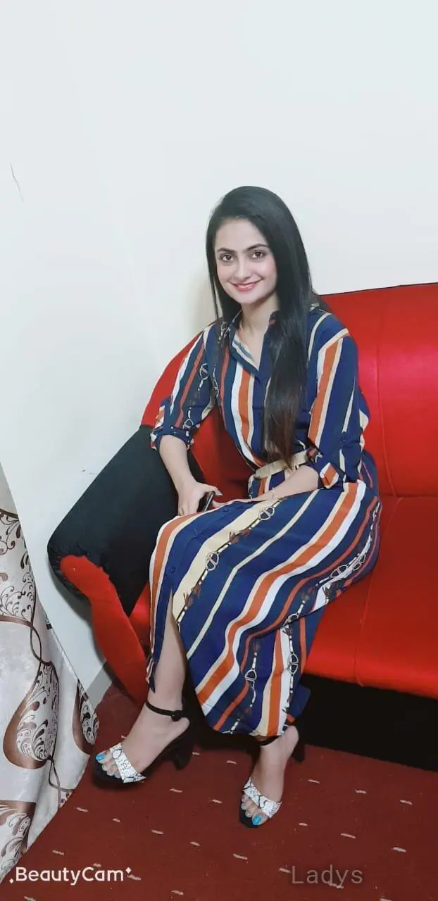 Binash Khan, 23 years old Dubai escort girl with big tits, height 166 sm, Weight kg
