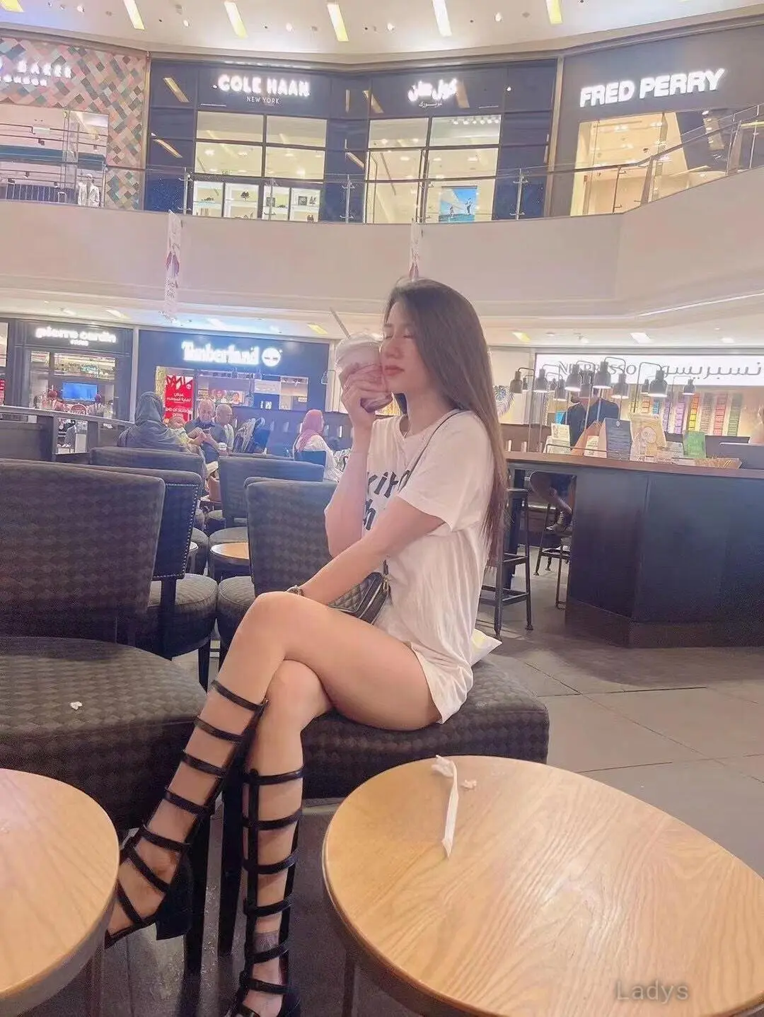 Candy, 22 years old Dubai escort girl with big tits, height 160 sm, Weight kg