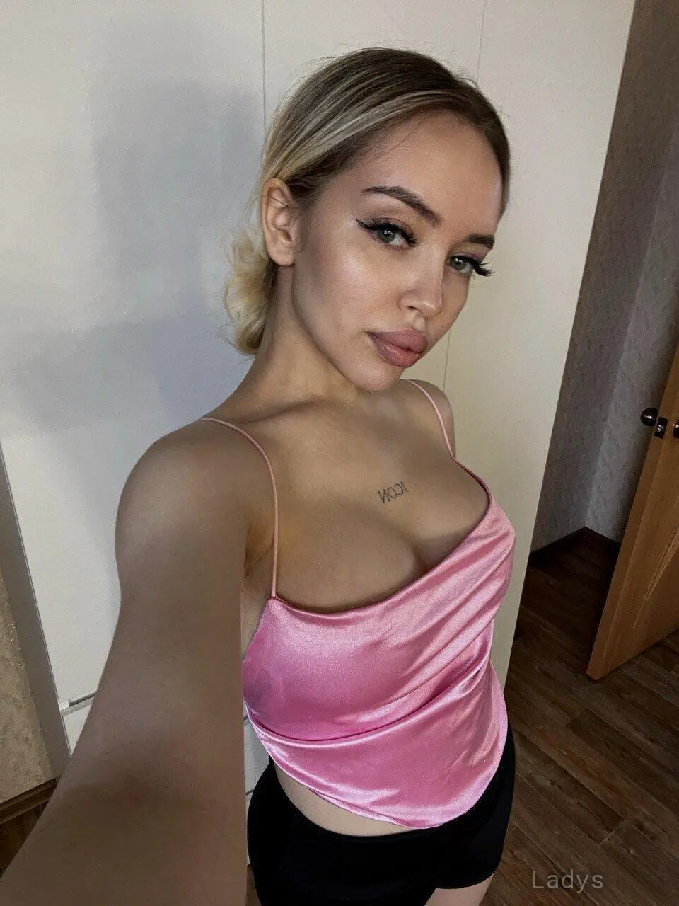 video filming escort Dubai | Ladys.one