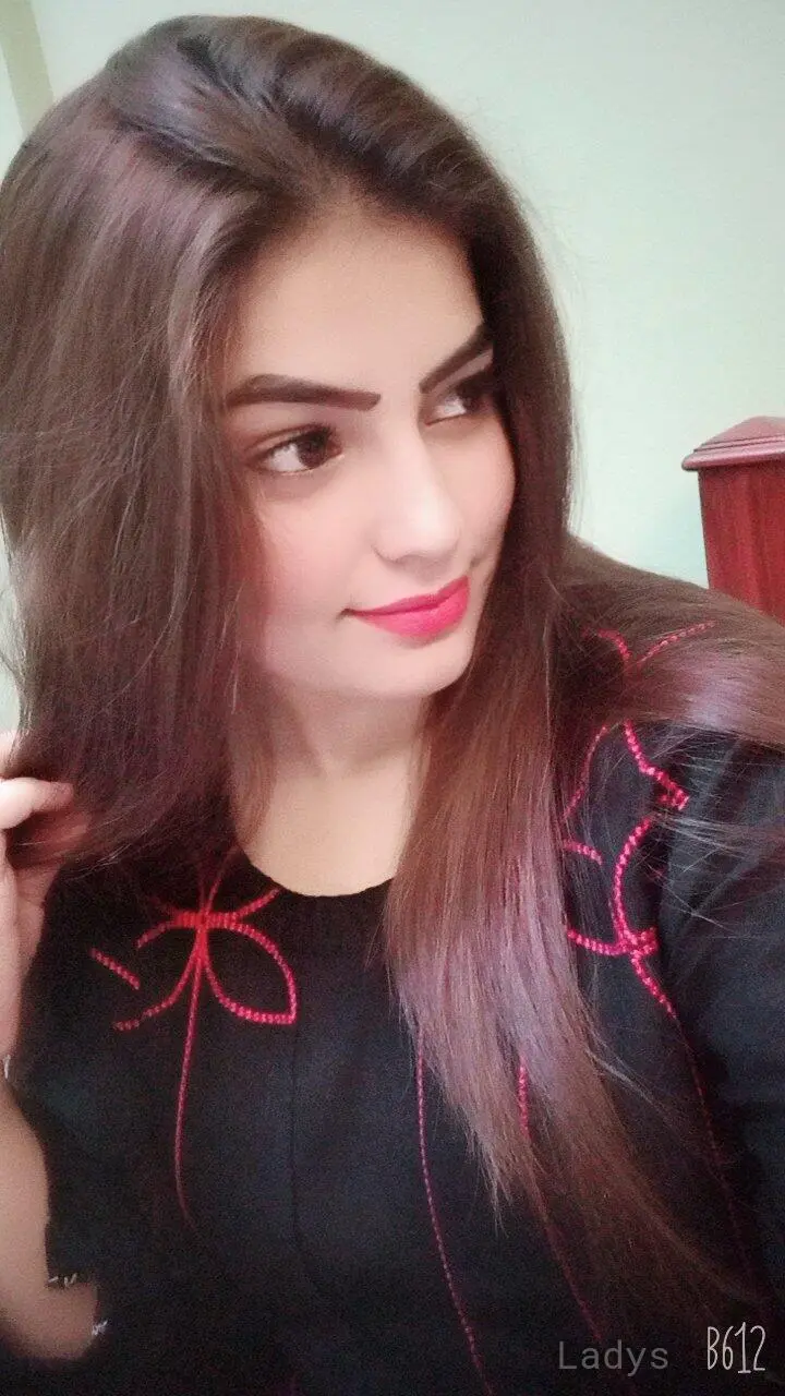 Harshita Busty Milf, 24 years old Dubai escort girl with big tits, height 167 sm, Weight  kg