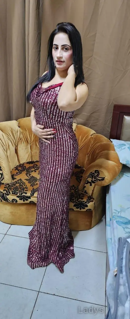 Himani Indian Housewife, 23 years old Dubai escort girl with big tits, height 167 sm, Weight kg