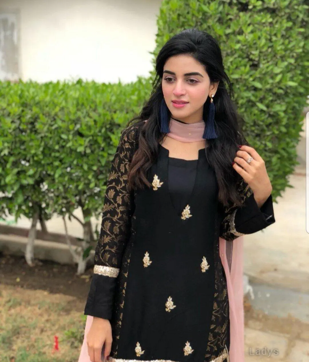 Hoor Indian Model, 23 years old Dubai escort girl with big tits, height 167 sm, Weight  kg