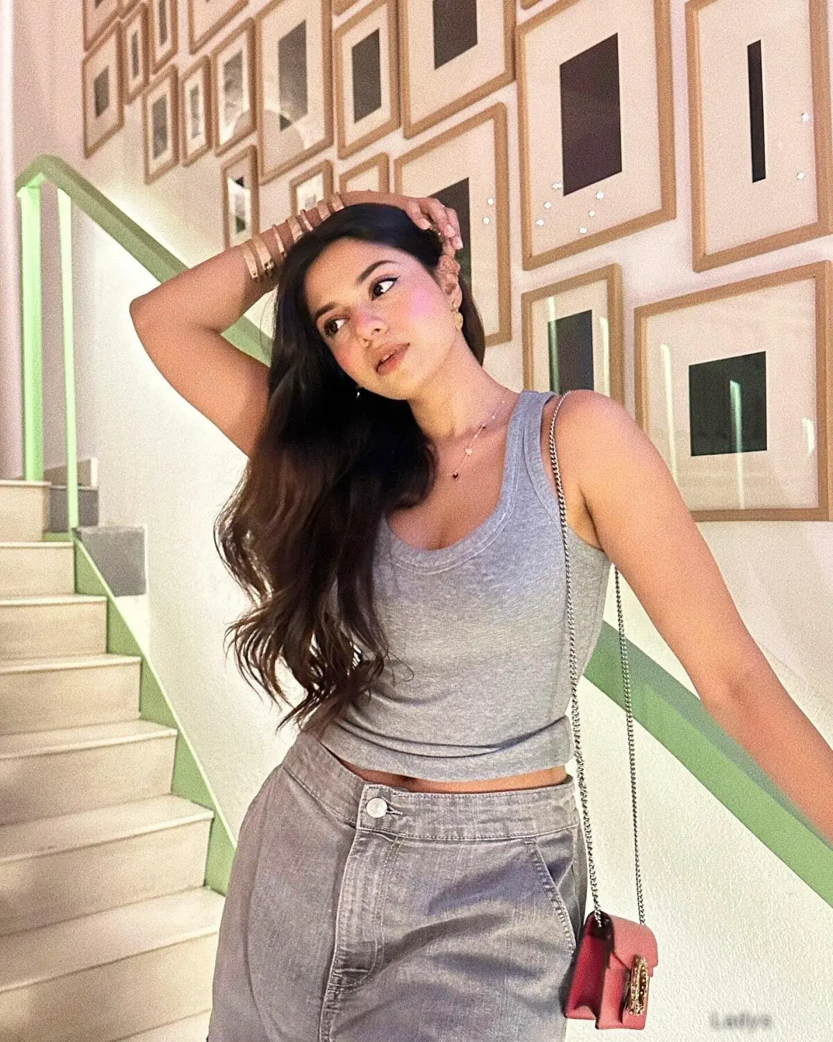 Huriya, 21 years old Dubai escort girl with big tits, height 166 sm, Weight  kg