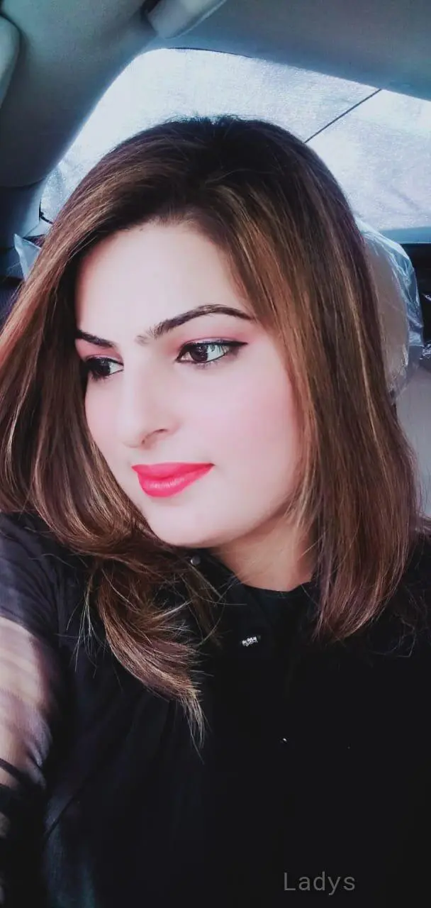 Jean Model, 24 years old Dubai escort girl with big tits, height 167 sm, Weight kg