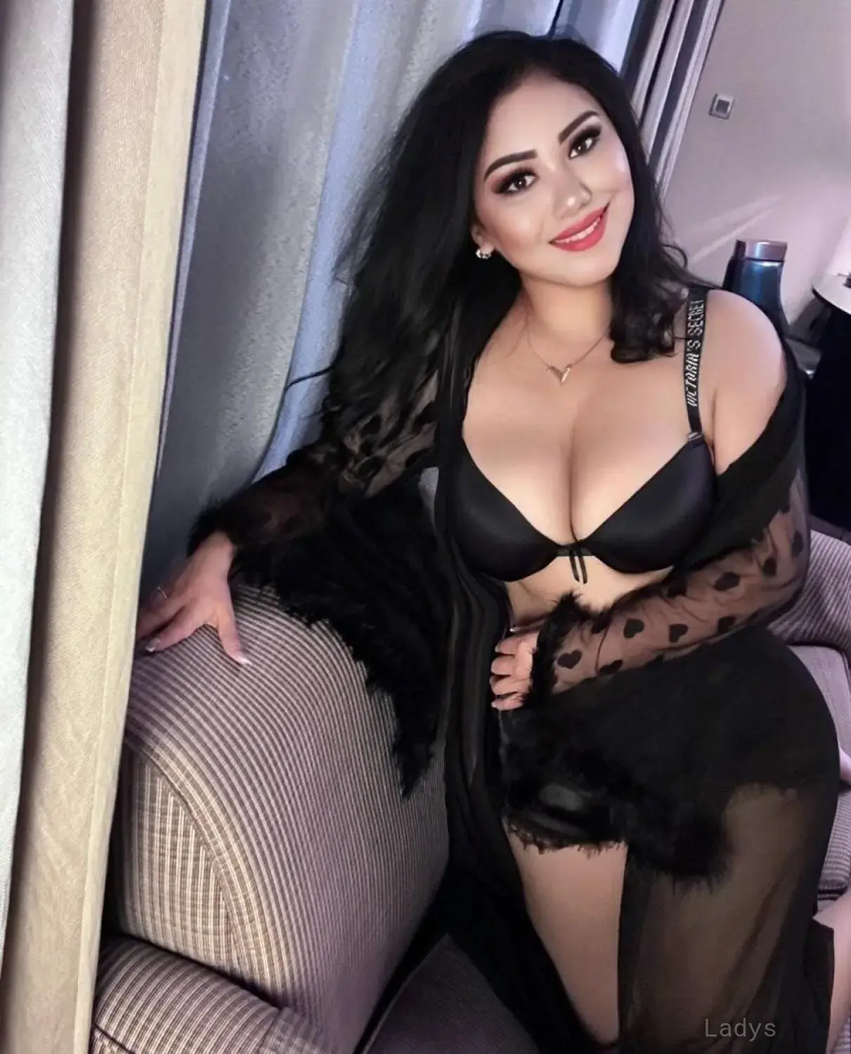 Juilya, 28 years old Dubai escort girl with big tits, height 167 sm, Weight 60 kg