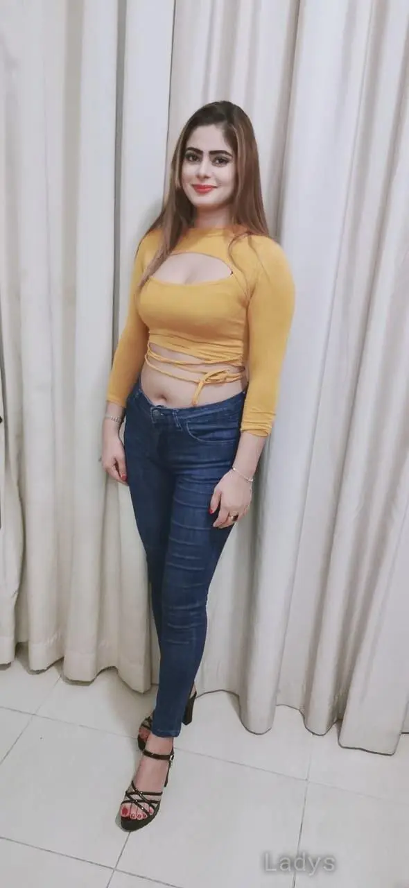Kajal Indian Student, 22 years old Dubai escort girl with big tits, height 167 sm, Weight kg