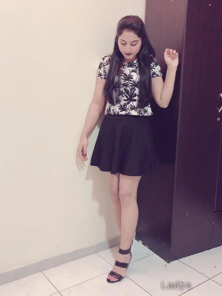 Karmen, 22 years old Dubai escort girl with big tits, height 166 sm, Weight  kg