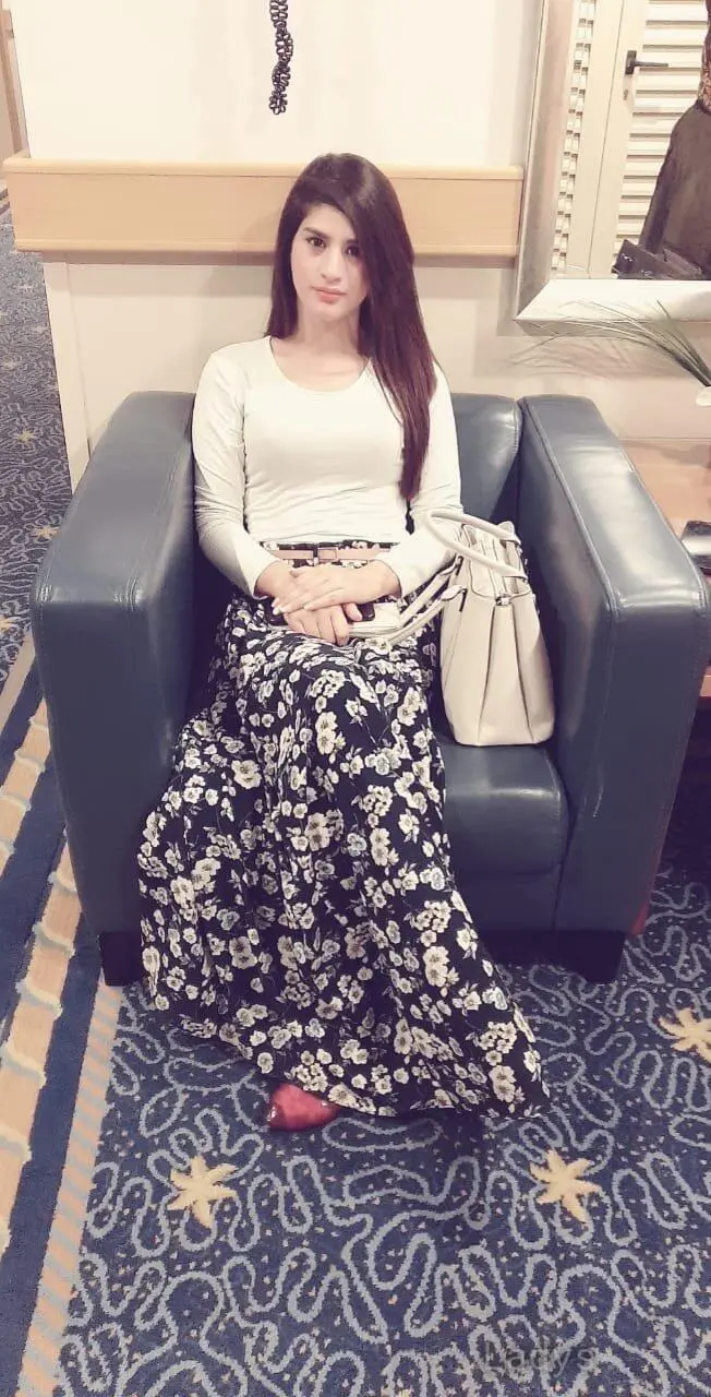 Kaya Jainn1, 20 years old Dubai escort girl with big tits, height 171 sm, Weight kg