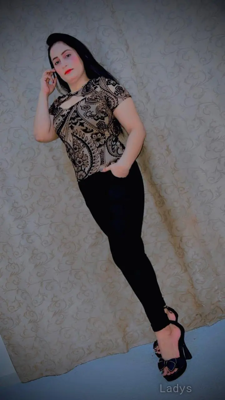 Mamta Indian, 24 years old Dubai escort girl with big tits, height 167 sm, Weight  kg