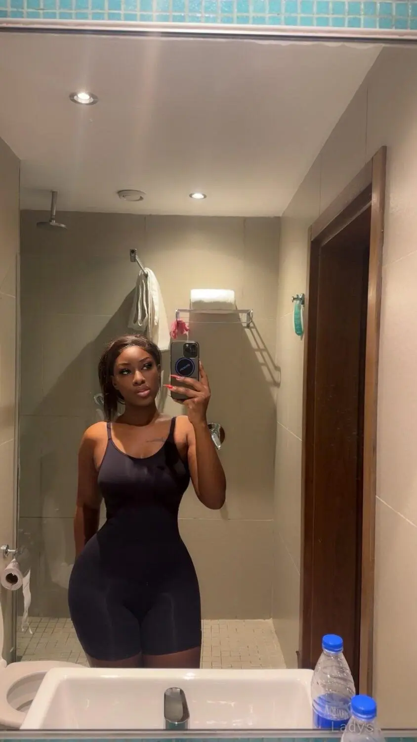 Megan, 25 years old Dubai escort girl with big tits, height 172 sm, Weight  kg