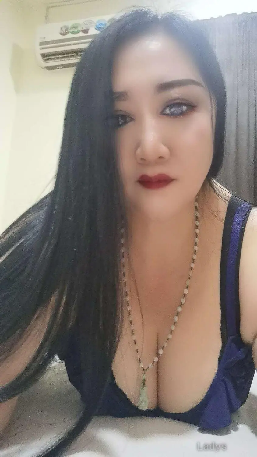 Mila, 27 years old Dubai escort girl with big tits, height 165 sm, Weight kg
