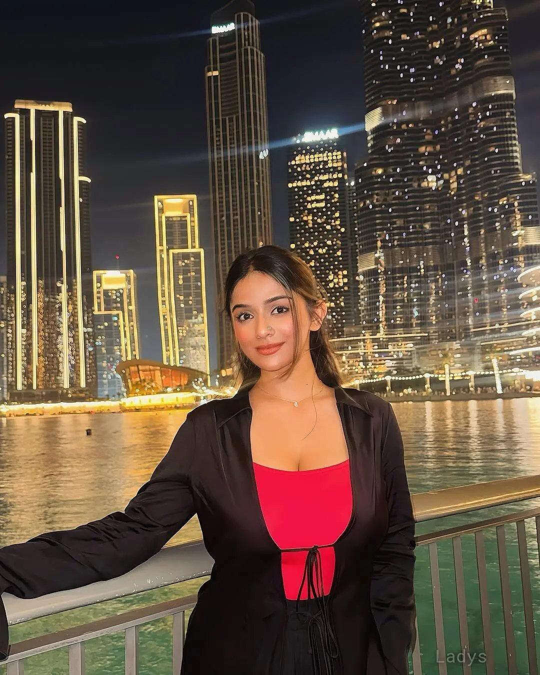 Neetu, 22 years old Dubai escort girl with big tits, height 168 sm, Weight kg
