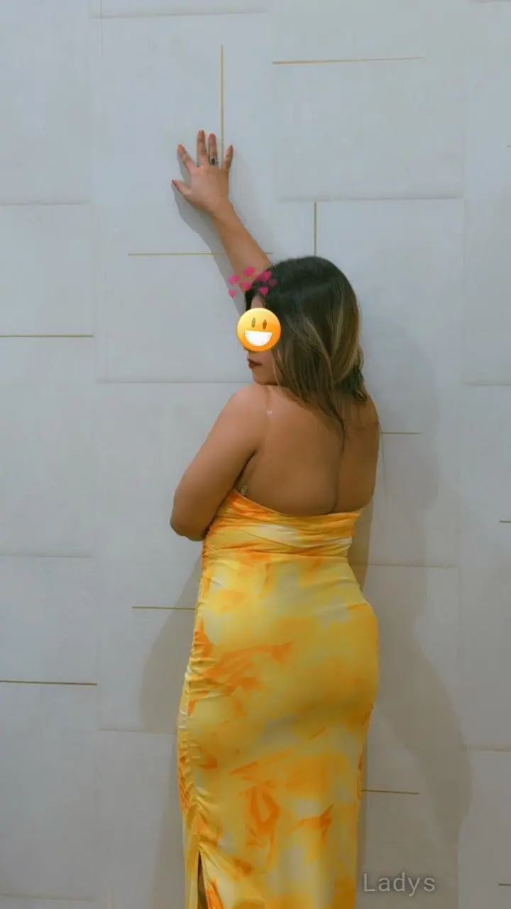 Nidhi, 24 years old Dubai escort girl with big tits, height 165 sm, Weight  kg