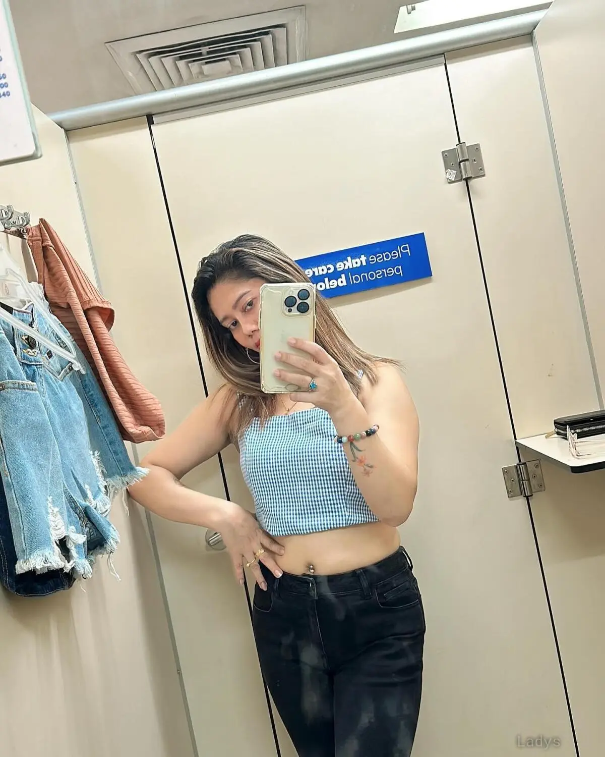 Paruya Axar, 23 years old Dubai escort girl with big tits, height 165 sm, Weight kg