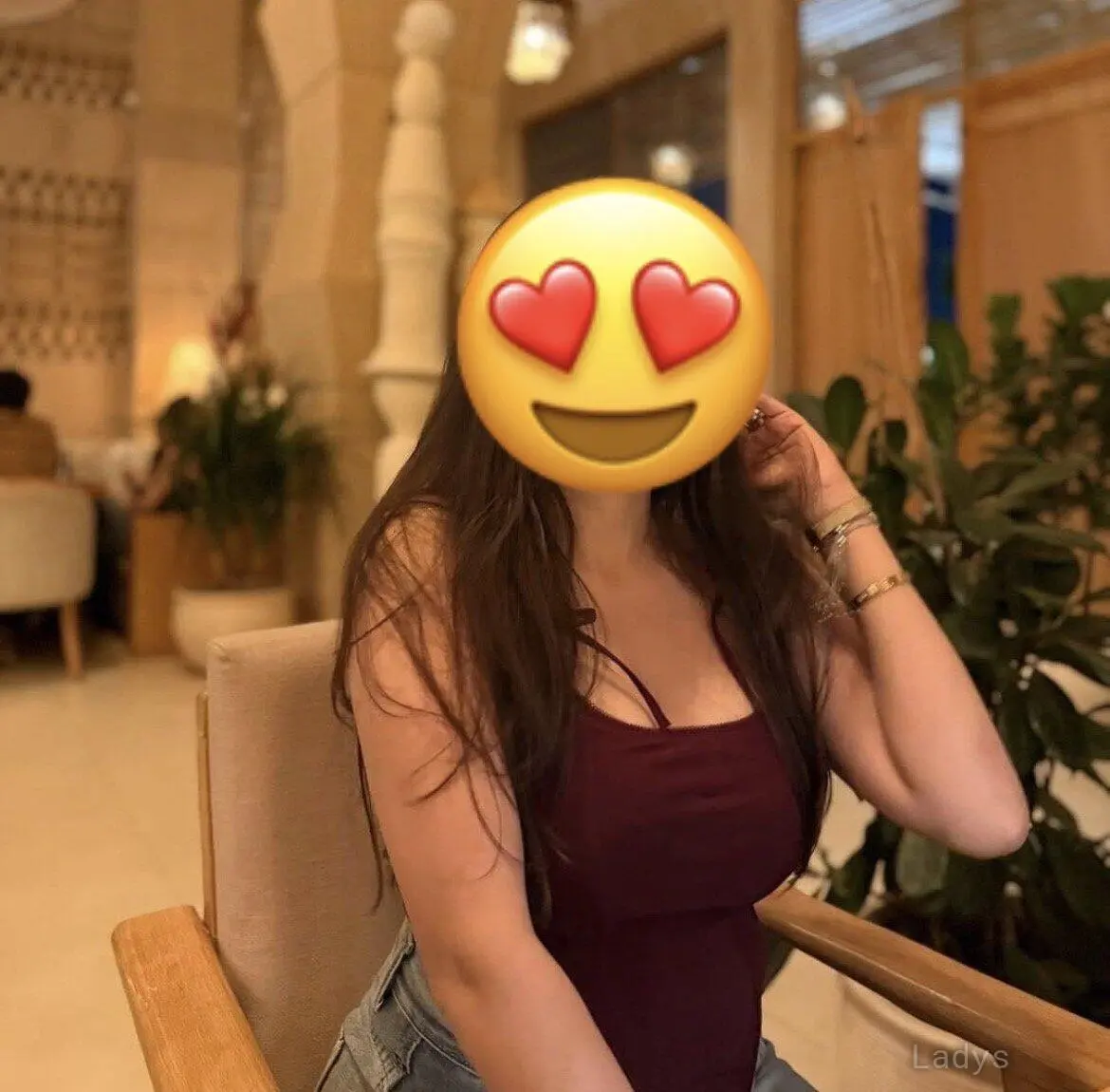 Radhika, 23 years old Dubai escort girl with big tits, height 171 sm, Weight  kg