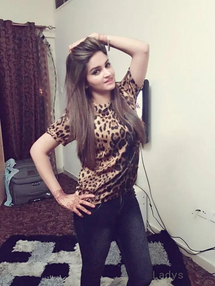 Raina OWC DFK DT Indian escort Video110, 22 years old Dubai escort girl with big tits, height 170 sm, Weight kg