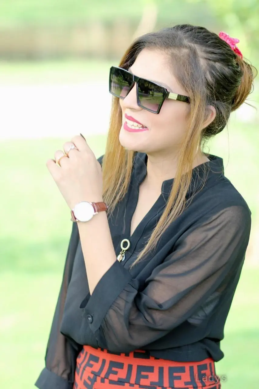 Rashmi Indian Model, 23 years old Dubai escort girl with big tits, height 167 sm, Weight kg