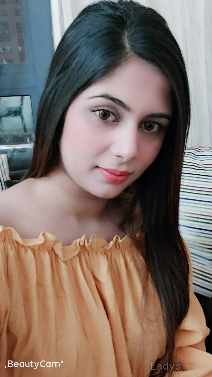 Sanjana Indian Girl, 23 years old Dubai escort girl with big tits, height 167 sm, Weight kg