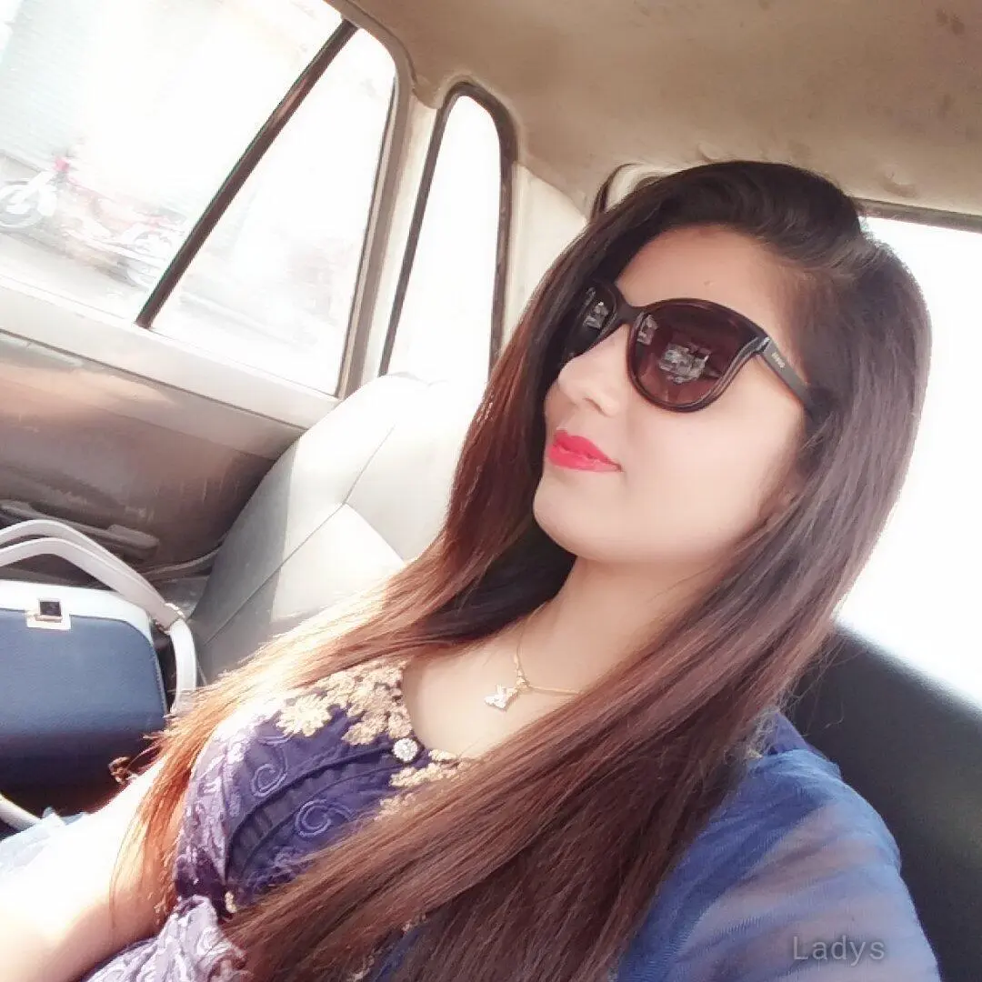 Sejal, 22 years old Dubai escort girl with big tits, height 167 sm, Weight kg