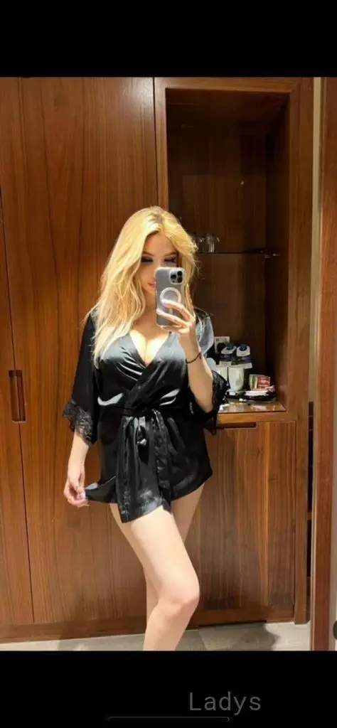 Sera, 25 years old Dubai escort girl with big tits, height 170 sm, Weight  kg