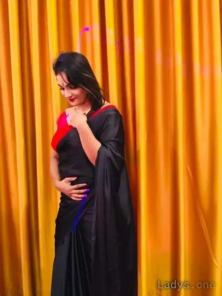 Shani, 26 years old Dubai escort girl with big tits, height 175 sm, Weight kg