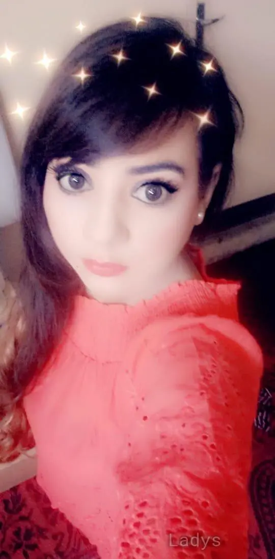 Simran, 23 years old Dubai escort girl with big tits, height 166 sm, Weight  kg
