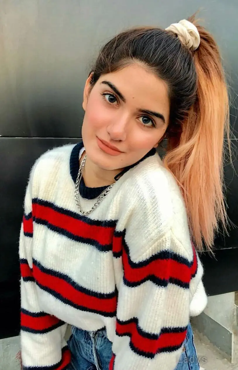 Sizzling Khan1, 21 years old Dubai escort girl with big tits, height 166 sm, Weight kg