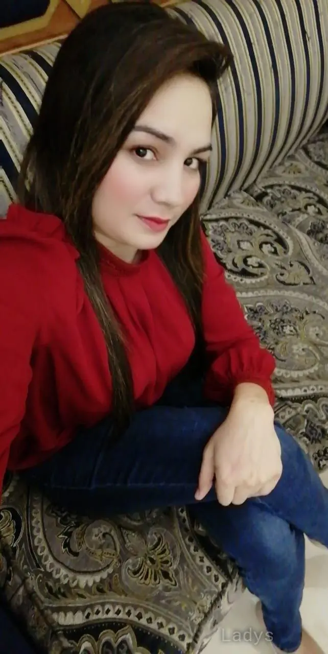 Sonali, 22 years old Dubai escort girl with big tits, height 167 sm, Weight kg
